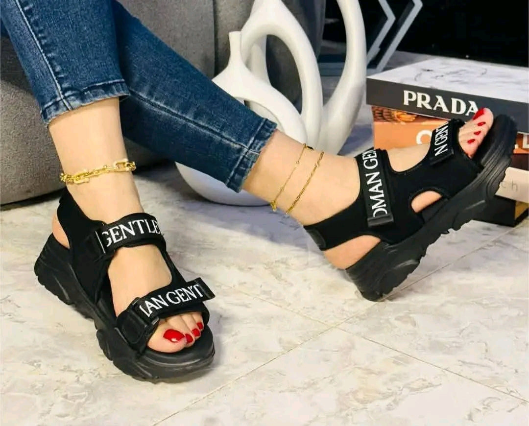 Soleine – Le Sandale de l’Été