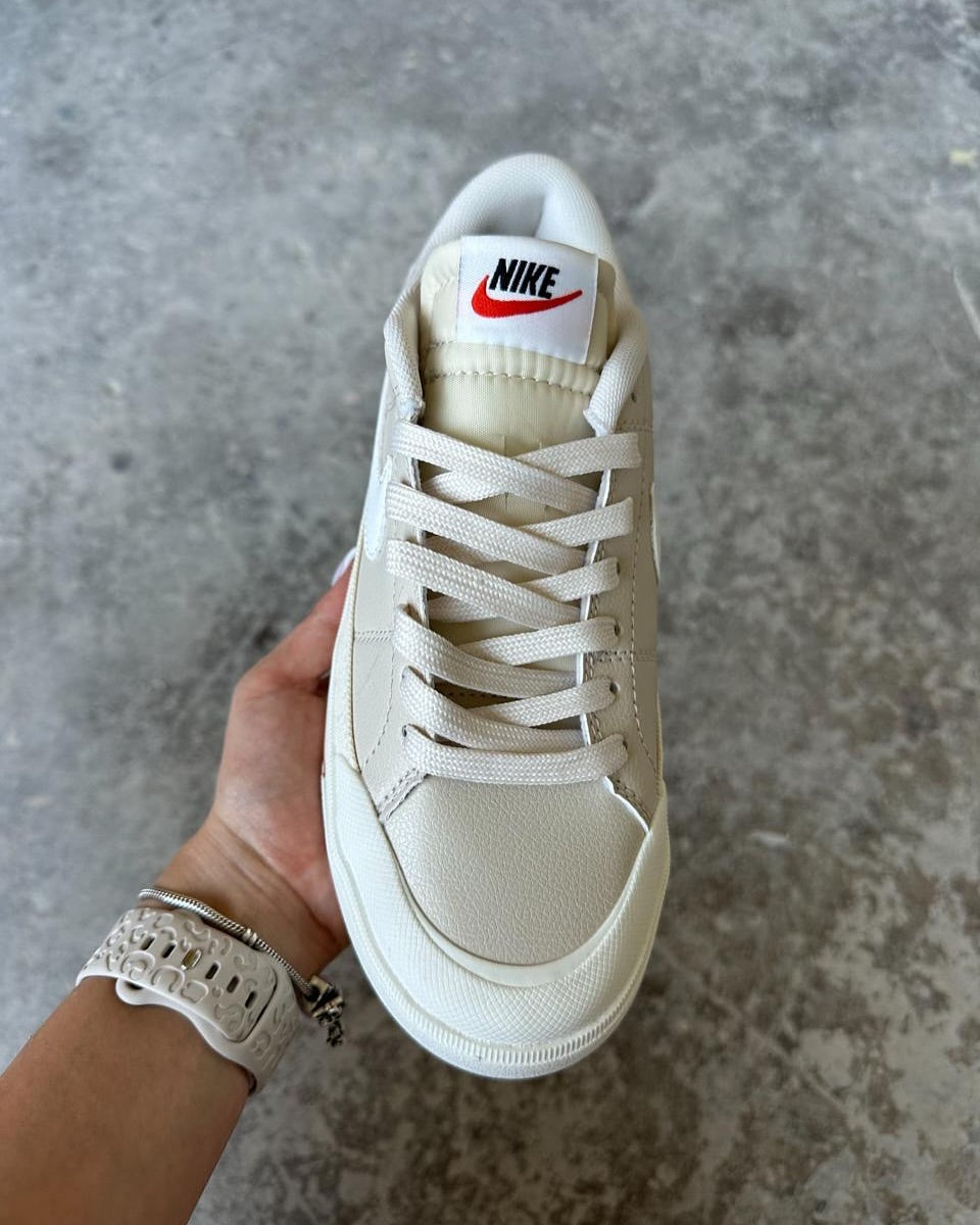 Nike Court Legacy lifet