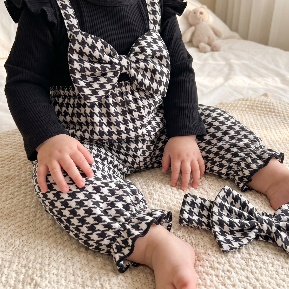 Ensemble Bébé Fille Pied-de-Poule Maman & Moi — porté, assise