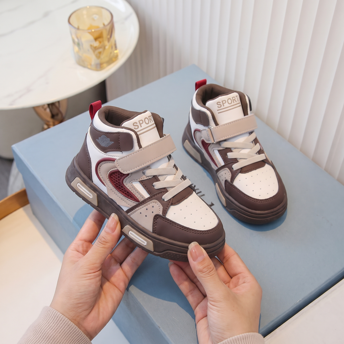 Baskets Montantes Garcon Mama & Moi - Marron - tenues en main