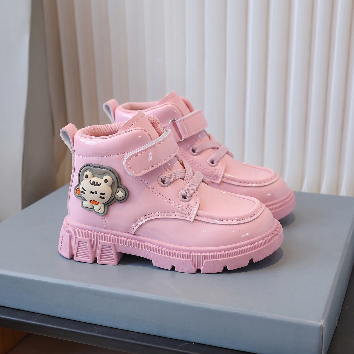 Bottines fille vernies rose - profil lateral