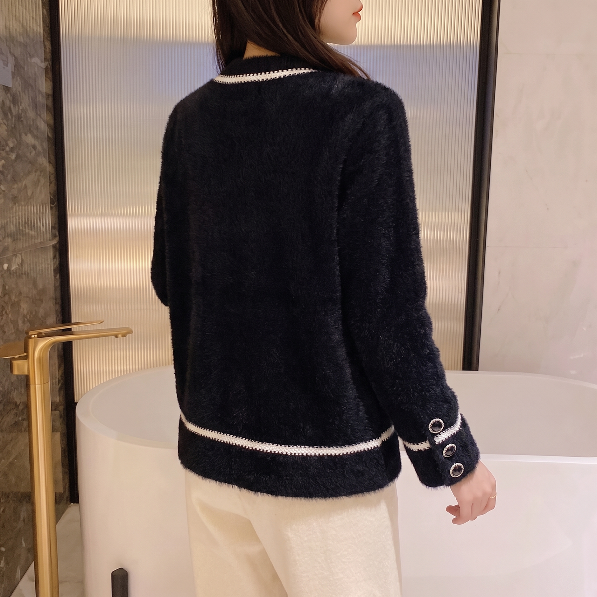 Veste tricot effet vison femme Maman & Moi noire - vue de dos