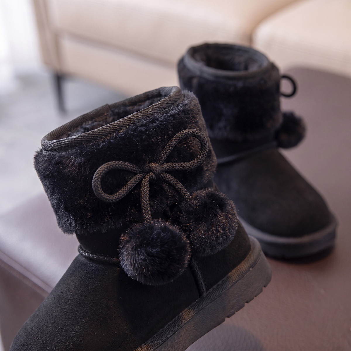 Bottes Fourrées Fille Maman & Moi - Noir - détail pompons