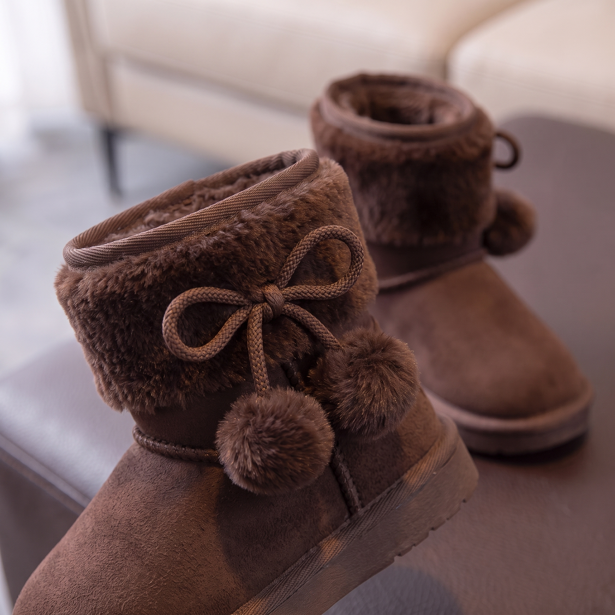 Bottes Fourrées Fille Maman & Moi - Marron - détail pompons