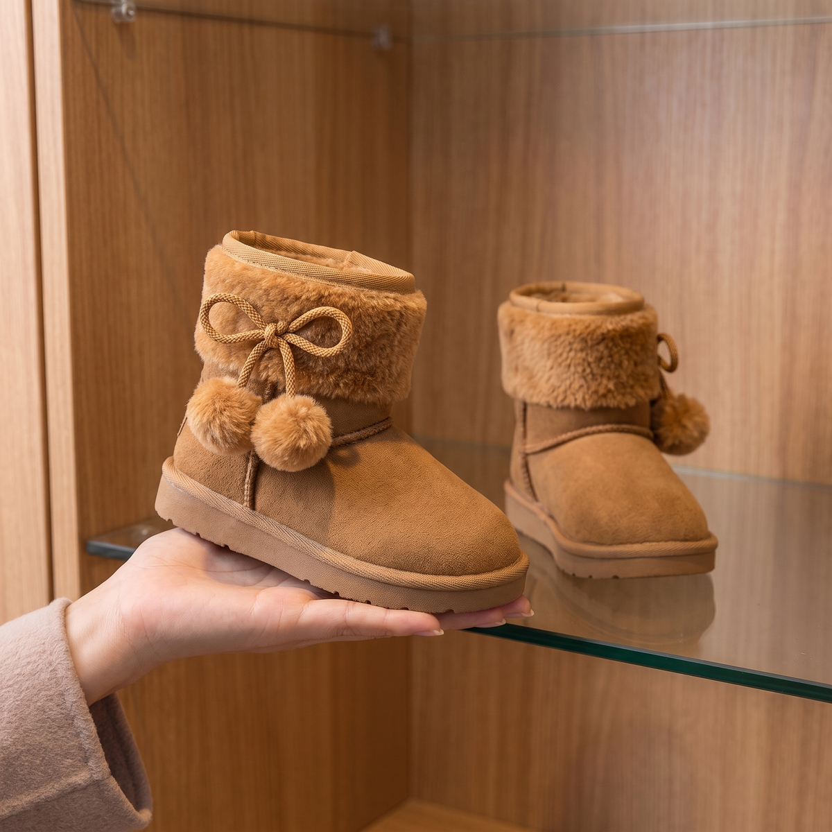Bottes Fourrées Fille Maman & Moi - Camel - en main