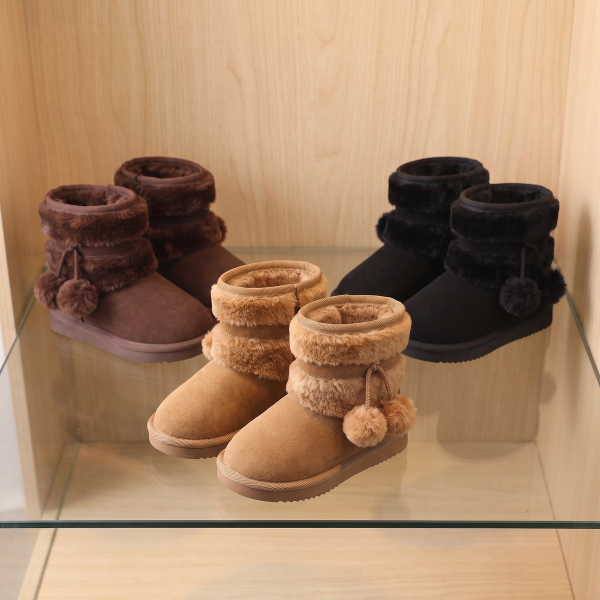Bottes Double Fourrure Fille Maman & Moi - 3 coloris - vitrine verre