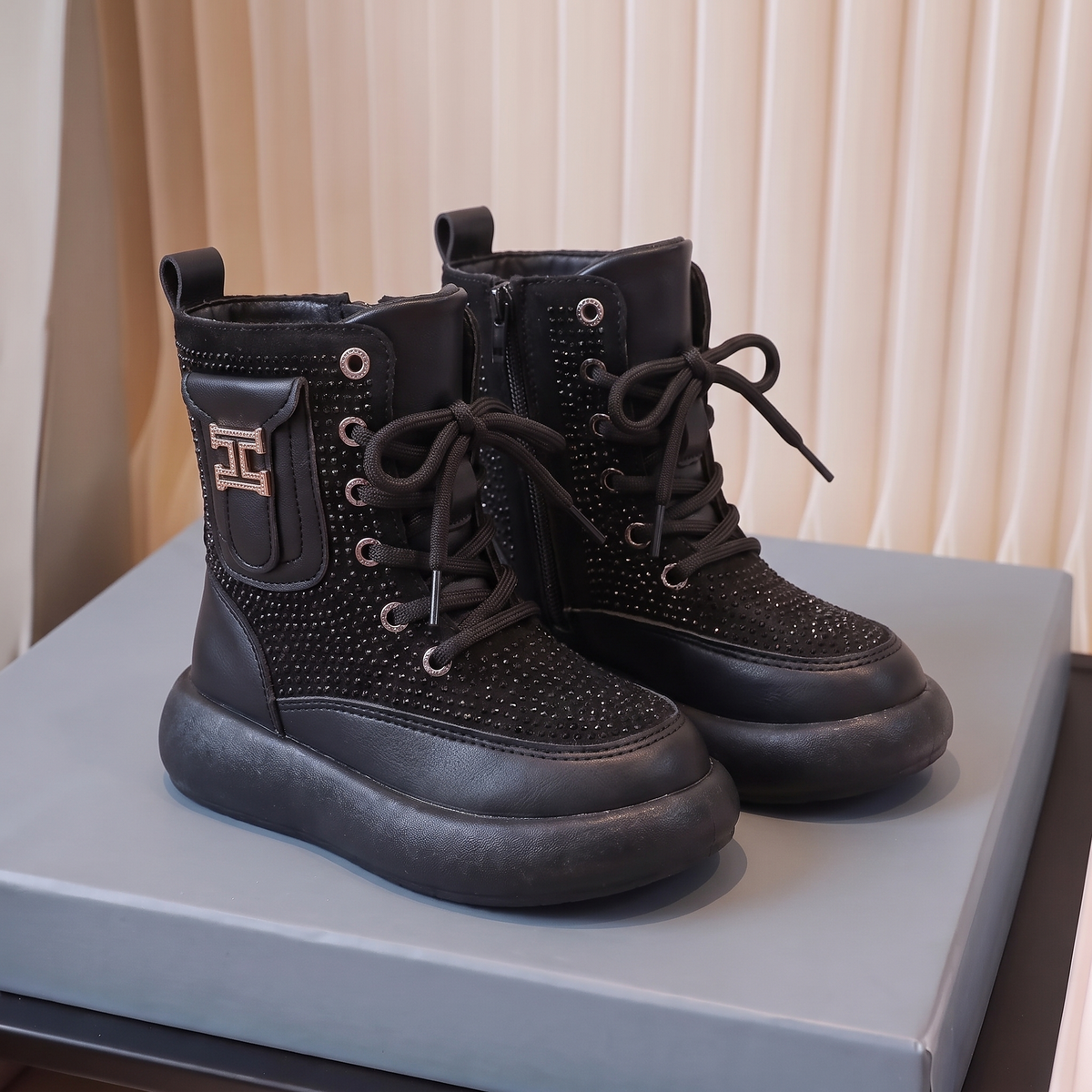 Bottines Strass Fille Maman & Moi - Noir - trois quarts avant