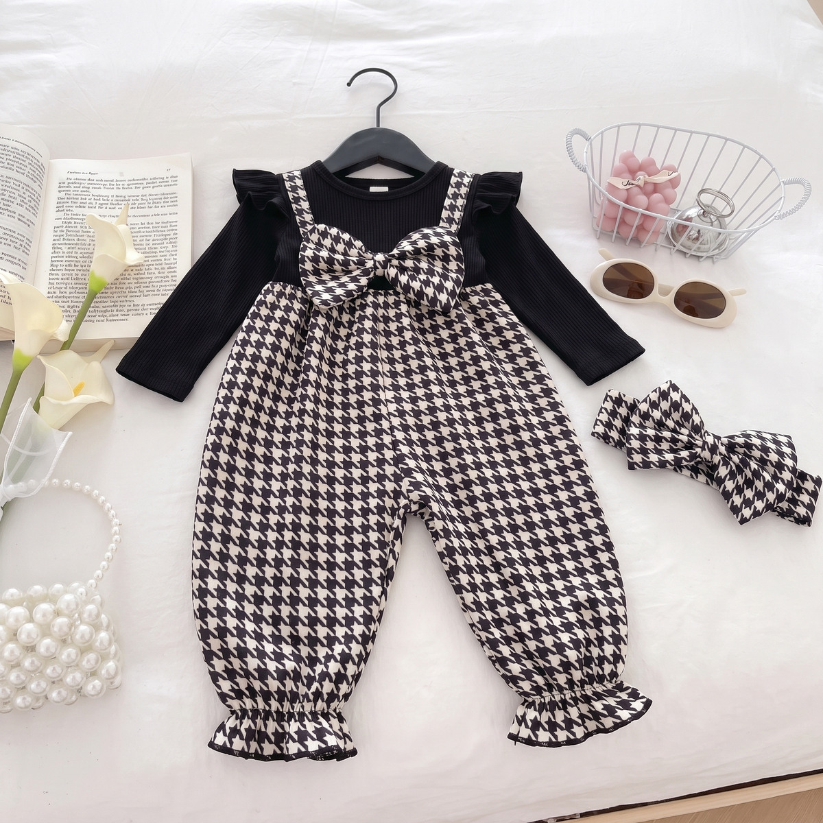 Ensemble Bébé Fille Pied-de-Poule Maman & Moi — flat lay arums