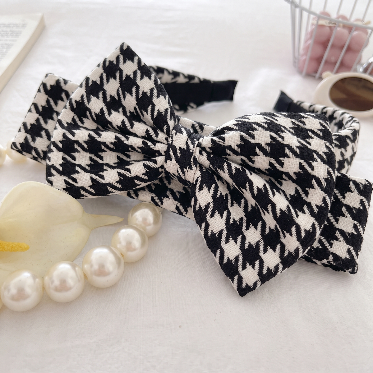Ensemble Bébé Fille Pied-de-Poule Maman & Moi — détail bandeau et perles