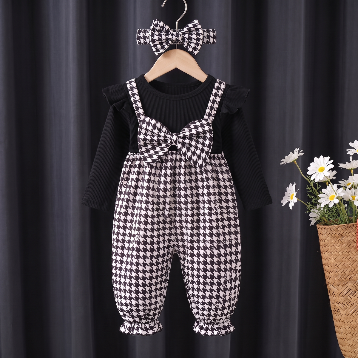 Ensemble Bébé Fille Pied-de-Poule Maman & Moi — cintre bois, marguerites