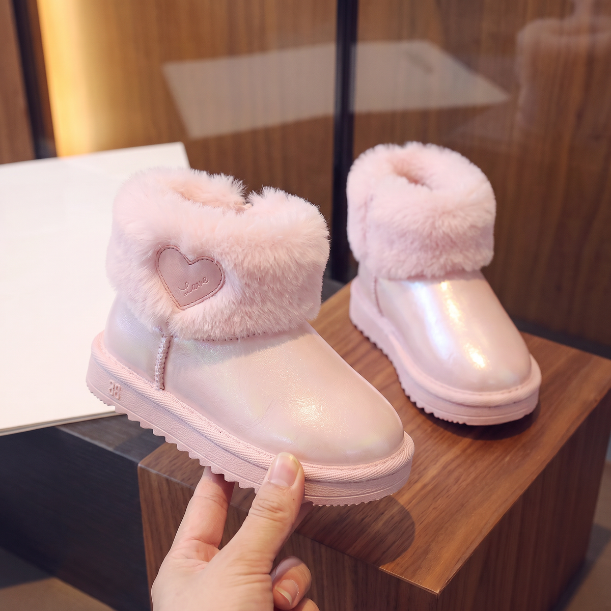 Bottes Bébé Fourrées Cœur Maman & Moi - Rose - main