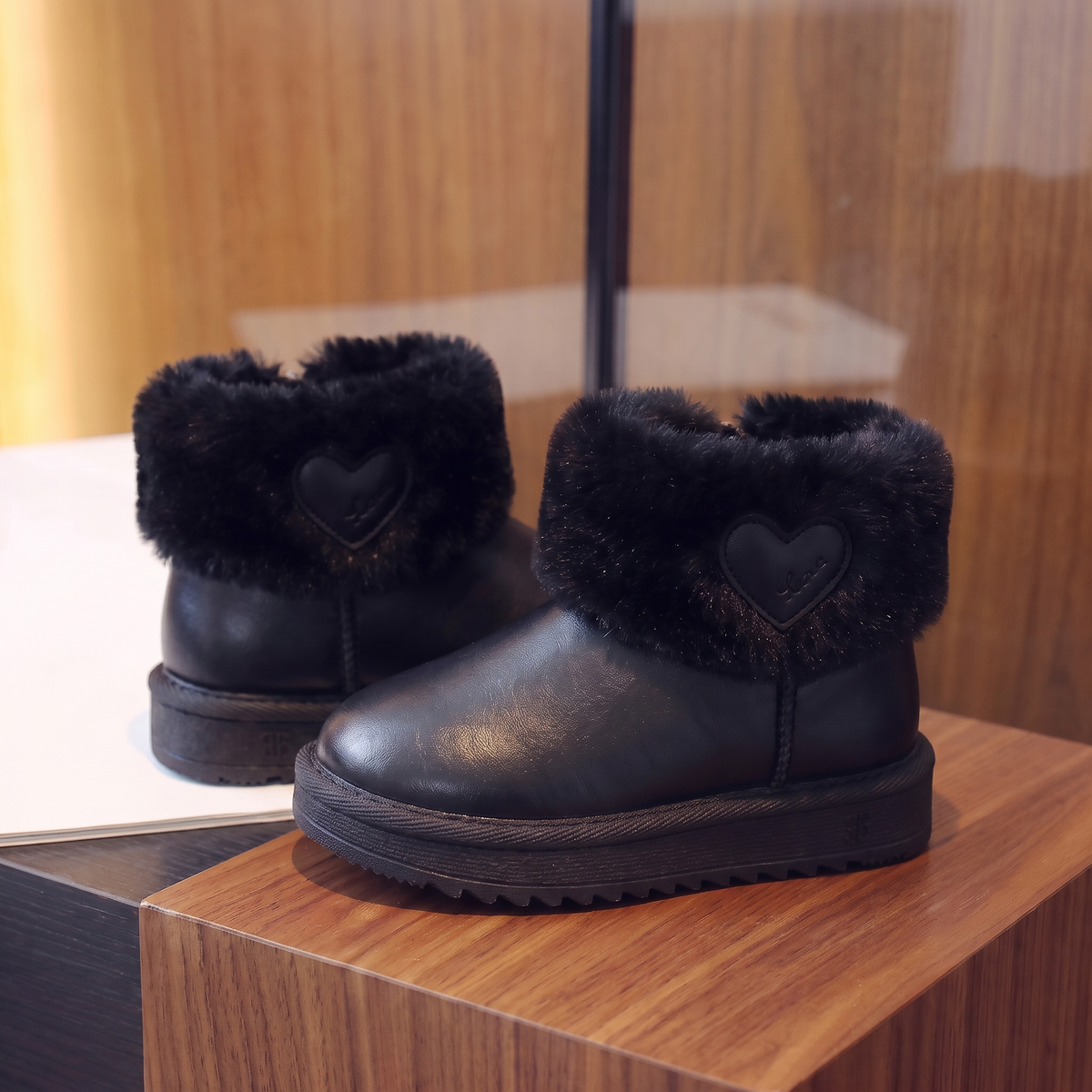 Bottes Bébé Fourrées Cœur Maman & Moi - Noir - profil