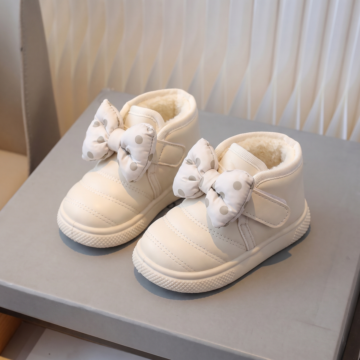 Bottes Bébé Papillon Pois Maman & Moi - Beige trois quarts