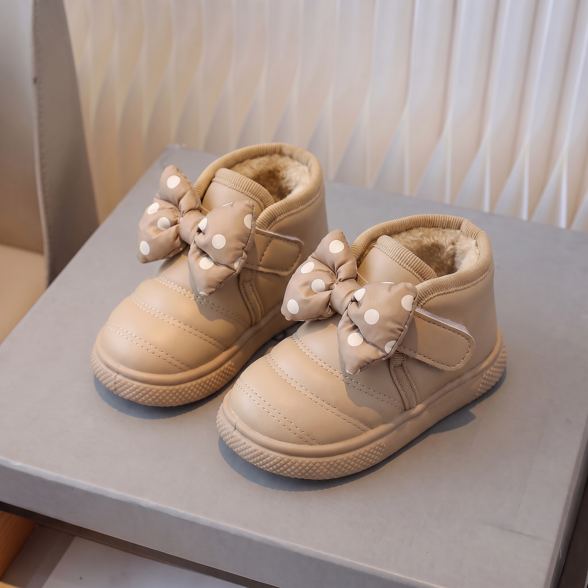 Bottes Bébé Papillon Pois Maman & Moi - Camel trois quarts