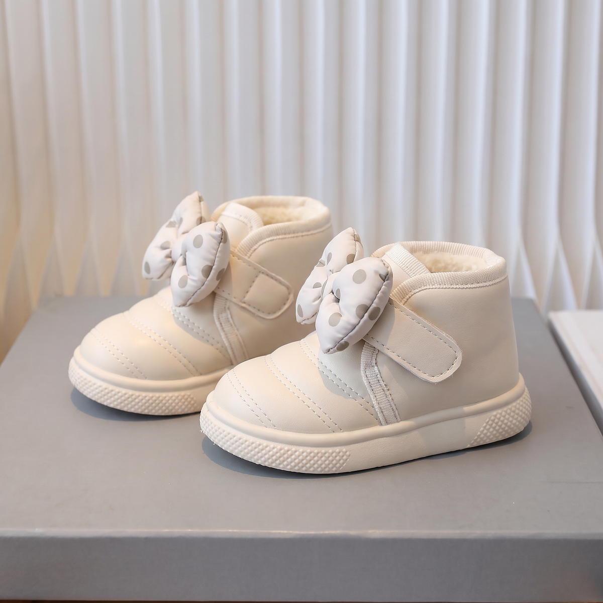 Bottes Bébé Papillon Pois Maman & Moi - Beige profil
