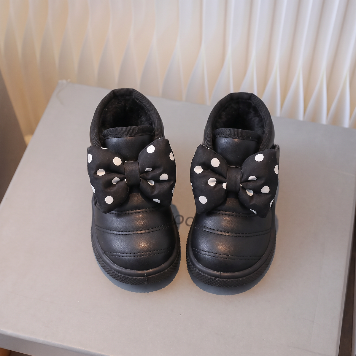 Bottes Bébé Papillon Pois Maman & Moi - Noir vue dessus