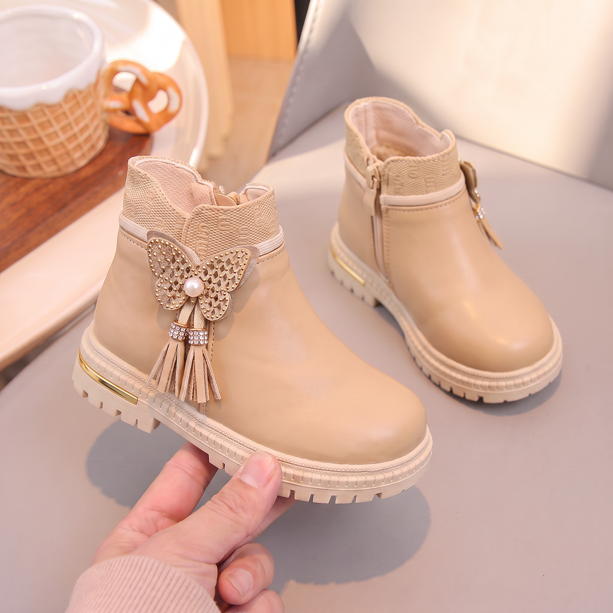 Bottines Fille Papillon Maman & Moi - Beige main