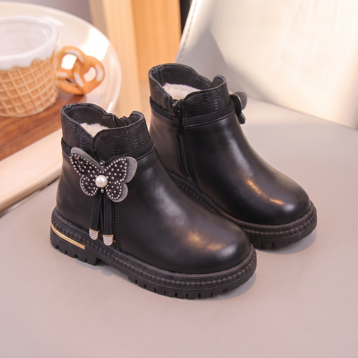 Bottines Fille Papillon Maman & Moi - Noir trois quarts