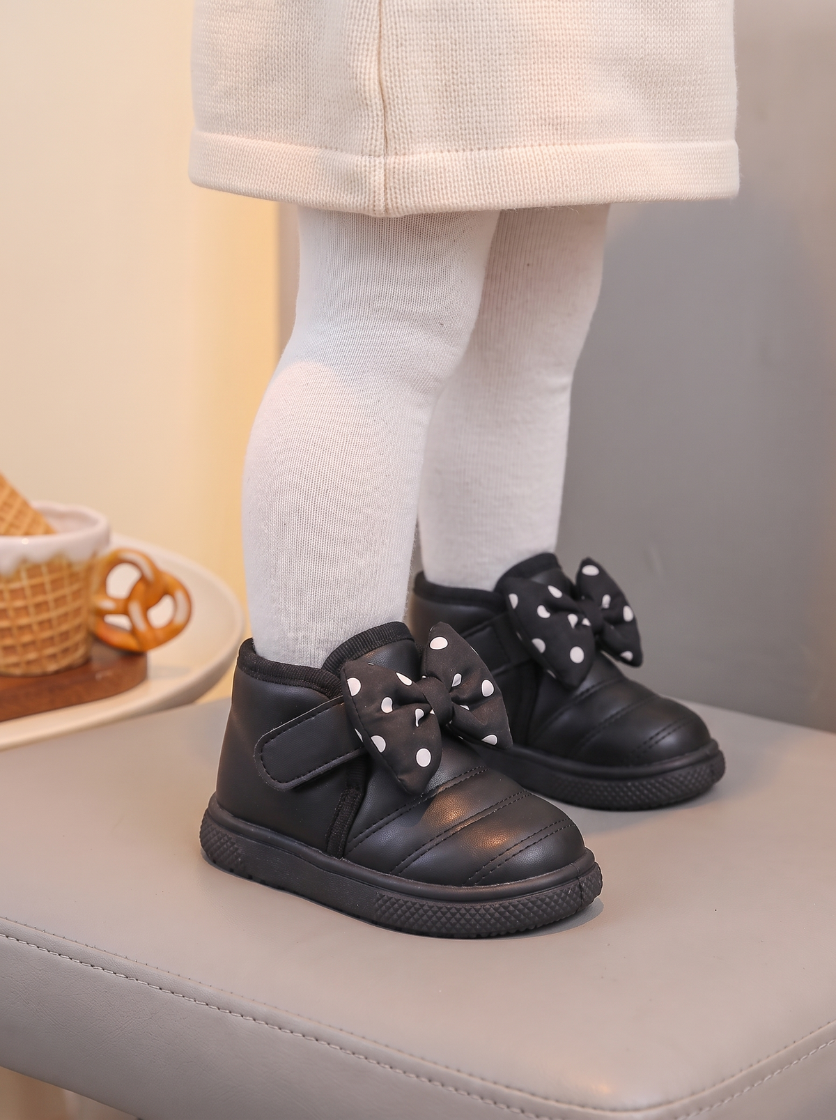 Bottes Bébé Papillon Pois Maman & Moi - Noir portées