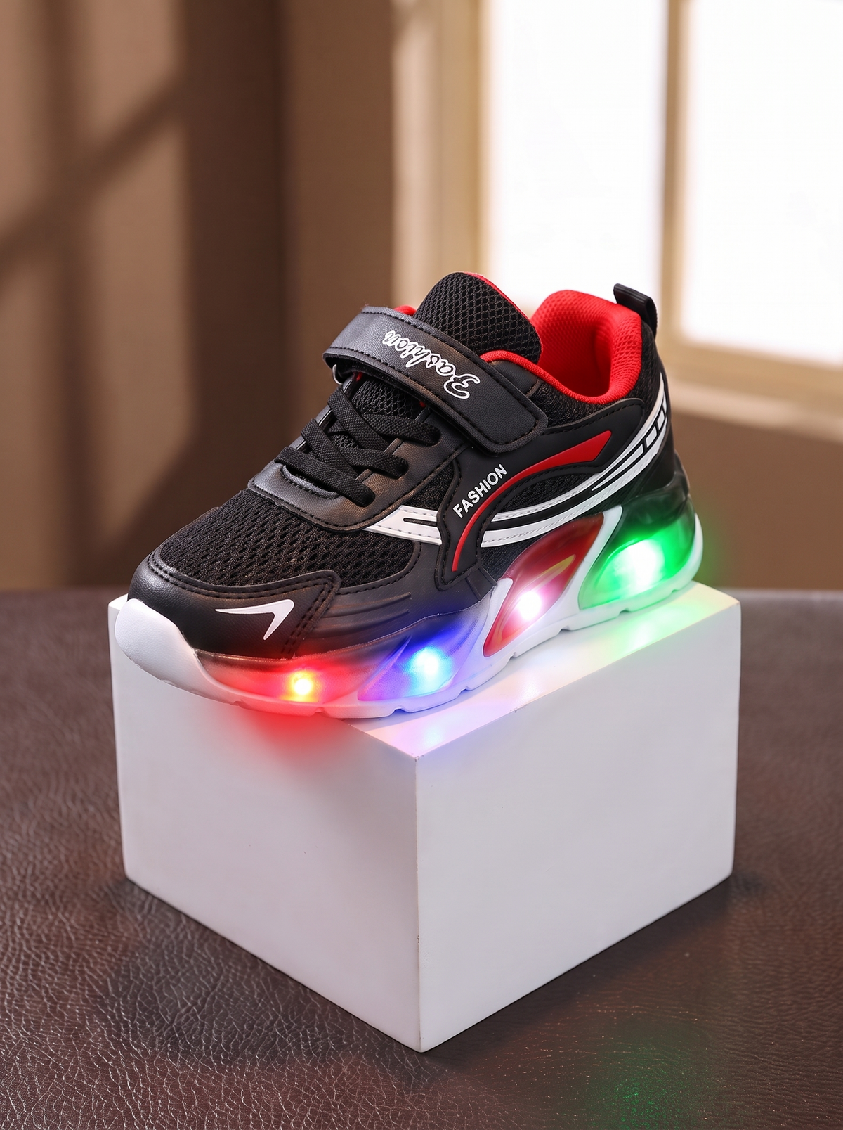 Baskets LED LumiFlex Junior Maman & Moi - Noir lumieres allumees
