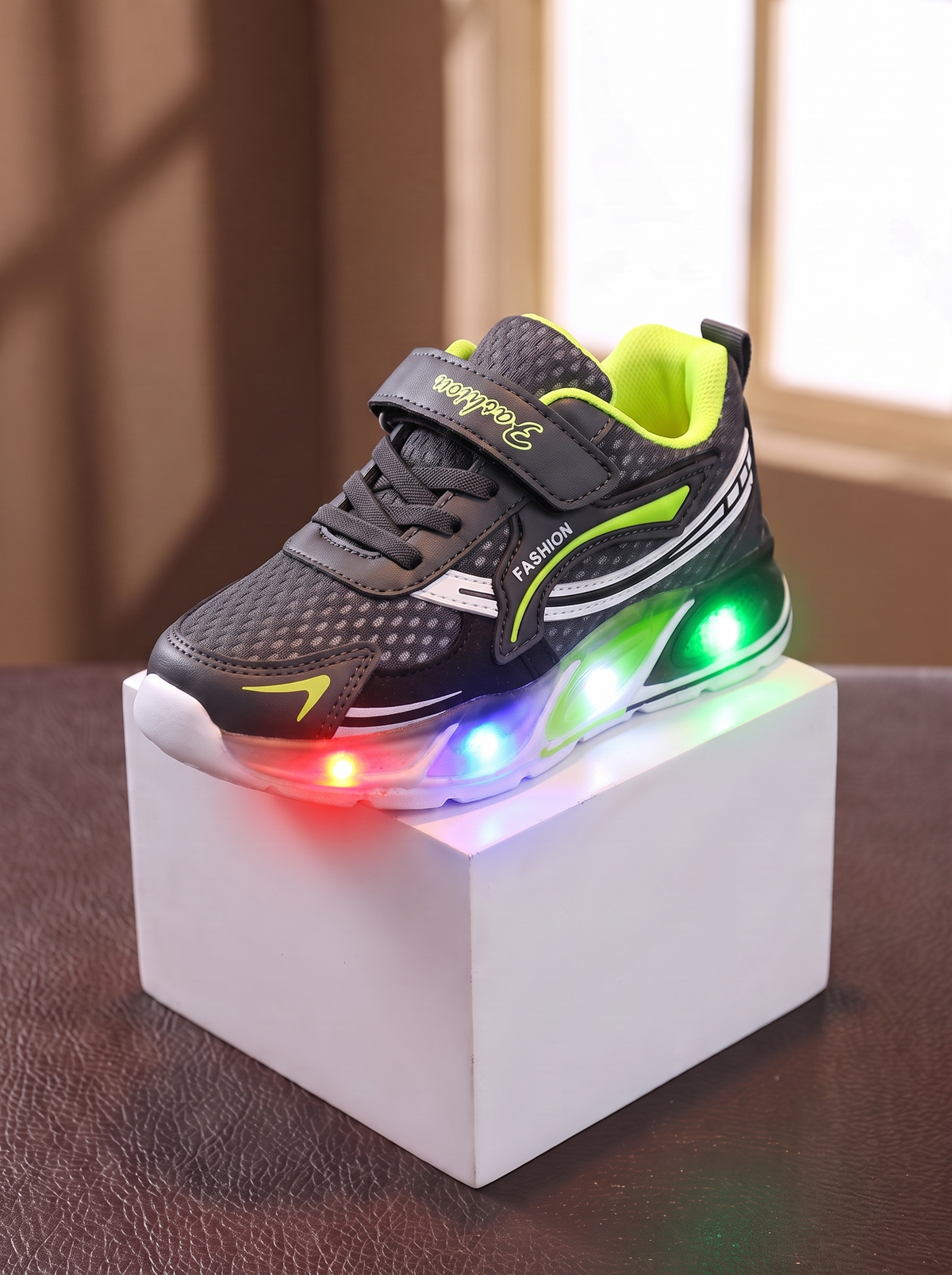 Baskets LED LumiFlex Junior Maman & Moi - Gris lumieres allumees