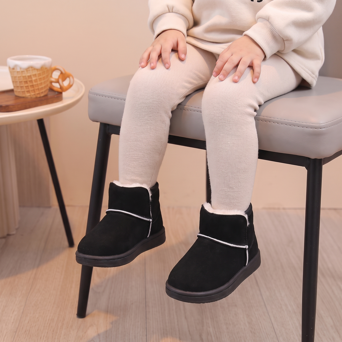 Bottes Bébé Cocoon Maman & Moi - Noir portees face