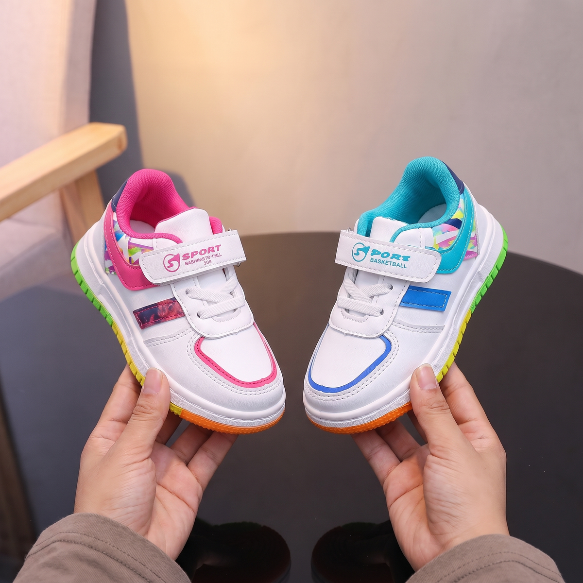 Baskets fille Mama & Moi rose et turquoise - vue POV
