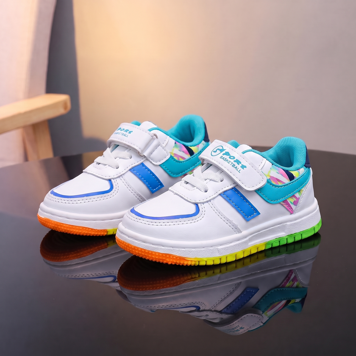 Baskets fille Mama & Moi turquoise - paire vue trois quarts