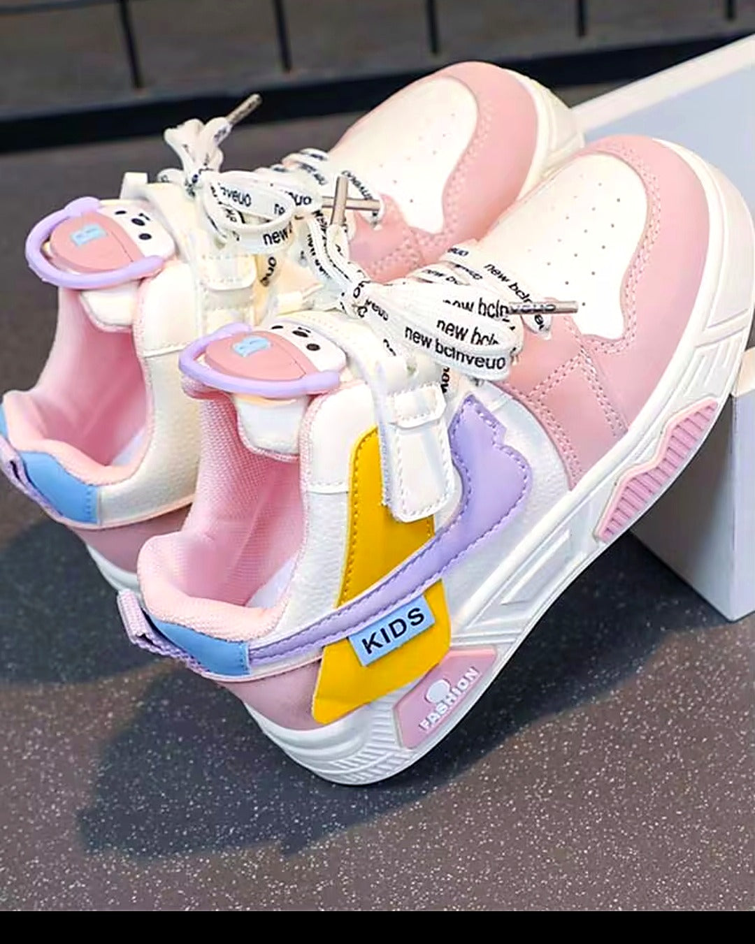 حذاء رياضي للأطفال Mama &amp; Moi 👟 مقاوم للانزلاق ومريح – مقاسات 26 إلى 36