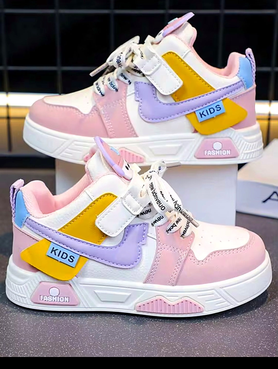 حذاء رياضي للأطفال Mama &amp; Moi 👟 مقاوم للانزلاق ومريح – مقاسات 26 إلى 36
