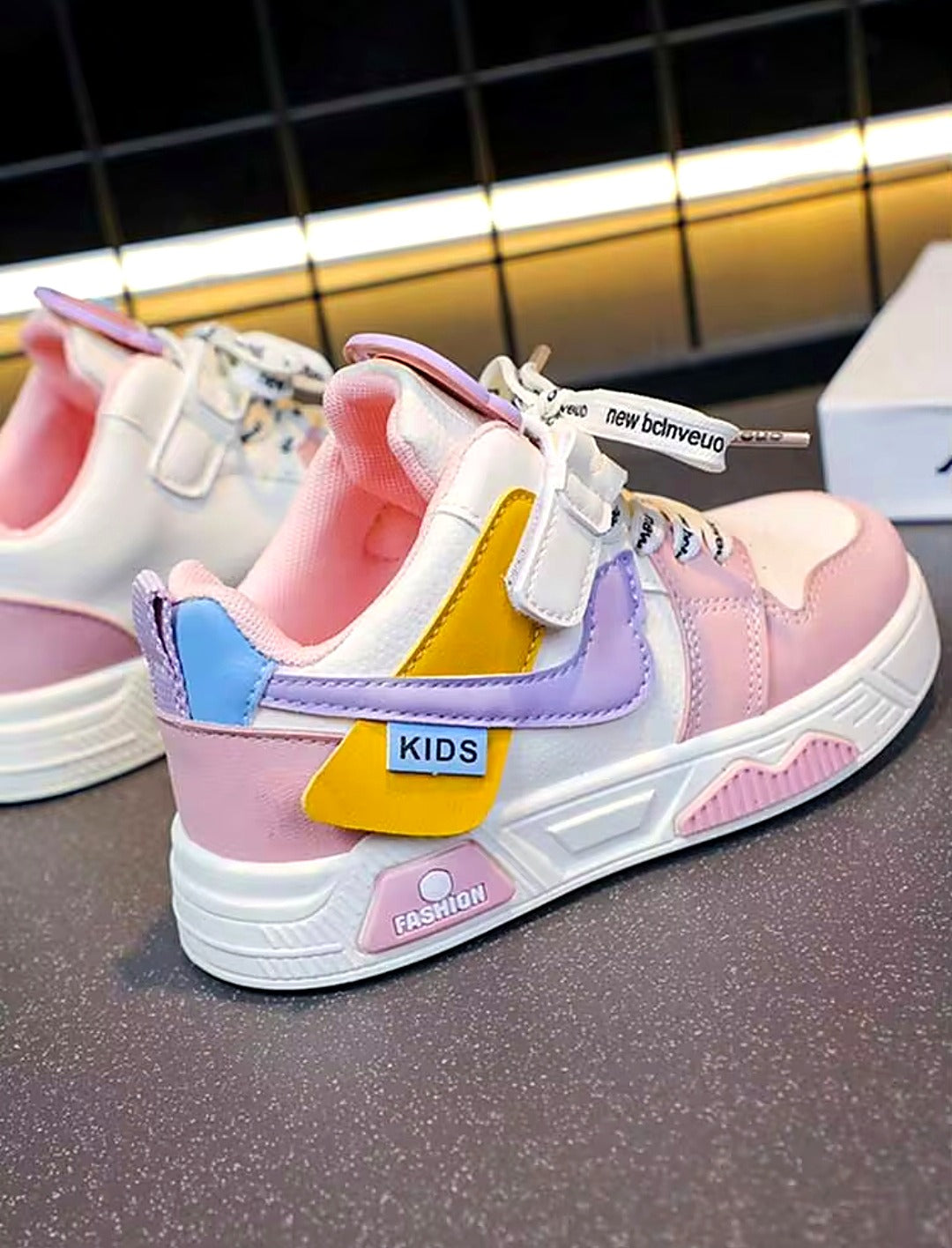 حذاء رياضي للأطفال Mama &amp; Moi 👟 مقاوم للانزلاق ومريح – مقاسات 26 إلى 36